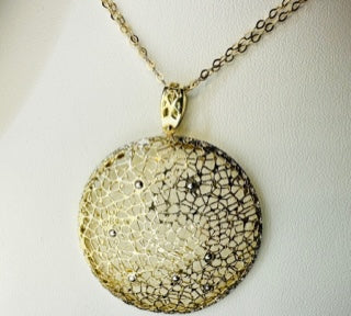 14K Yellow Gold Filigree Style Circle Pendant with a Double ...